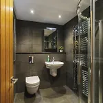 Beechwood Brook, 3 Bed, 3 Bath, Parking, 아파트 *