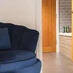 Beechwood Brook, 3 Bed, 3 Bath, Parking, *