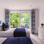 Beechwood Brook, 3 Bed, 3 Bath, Parking, *