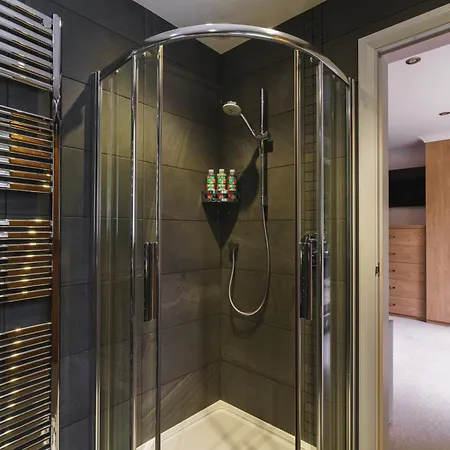 Beechwood Brook, 3 Bed, 3 Bath, Parking, *