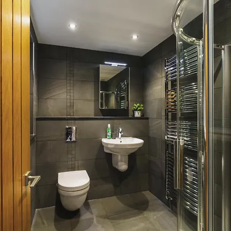 Beechwood Brook, 3 Bed, 3 Bath, Parking, Apartmán *