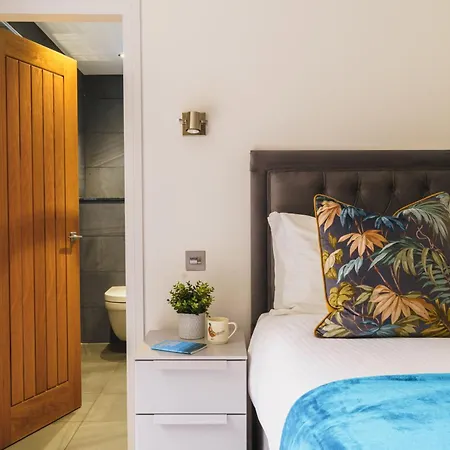 Beechwood Brook, 3 Bed, 3 Bath, Parking, Apartment *