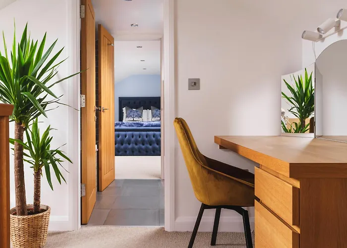 Beechwood Brook, 3 Bed, 3 Bath, Parking,